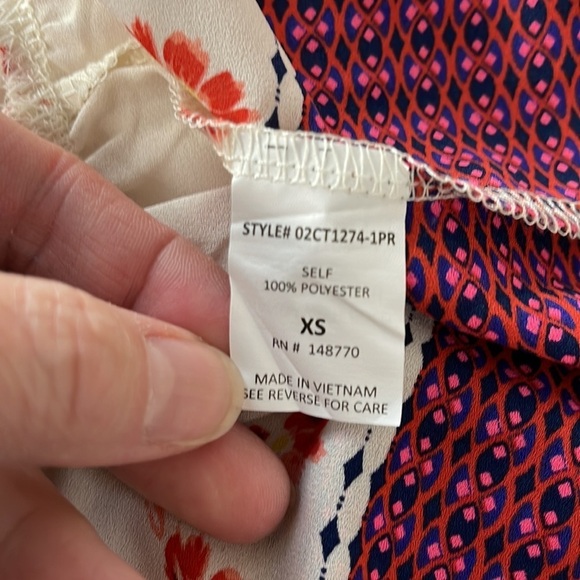 Sienna Sky NWT White and Pink Floral Print Cold Shoulder Peplum Top Size XS - Picture 9 of 10